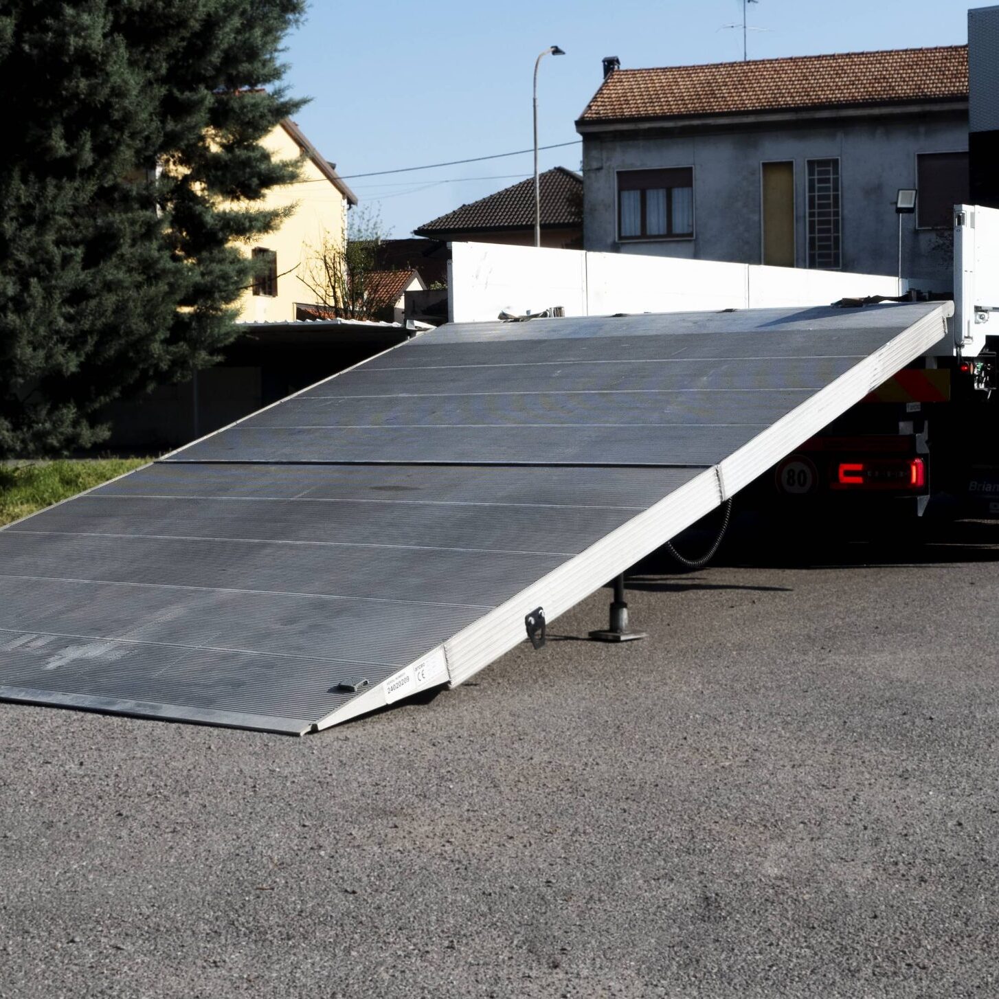 LAELLE TRASPORTI AZIENDA DI TRASPORTI E LOGISTICA