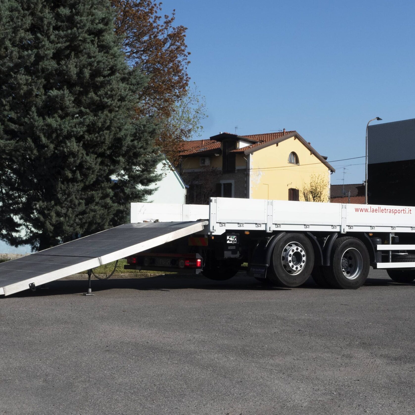 LAELLE TRASPORTI AZIENDA DI TRASPORTI E LOGISTICA