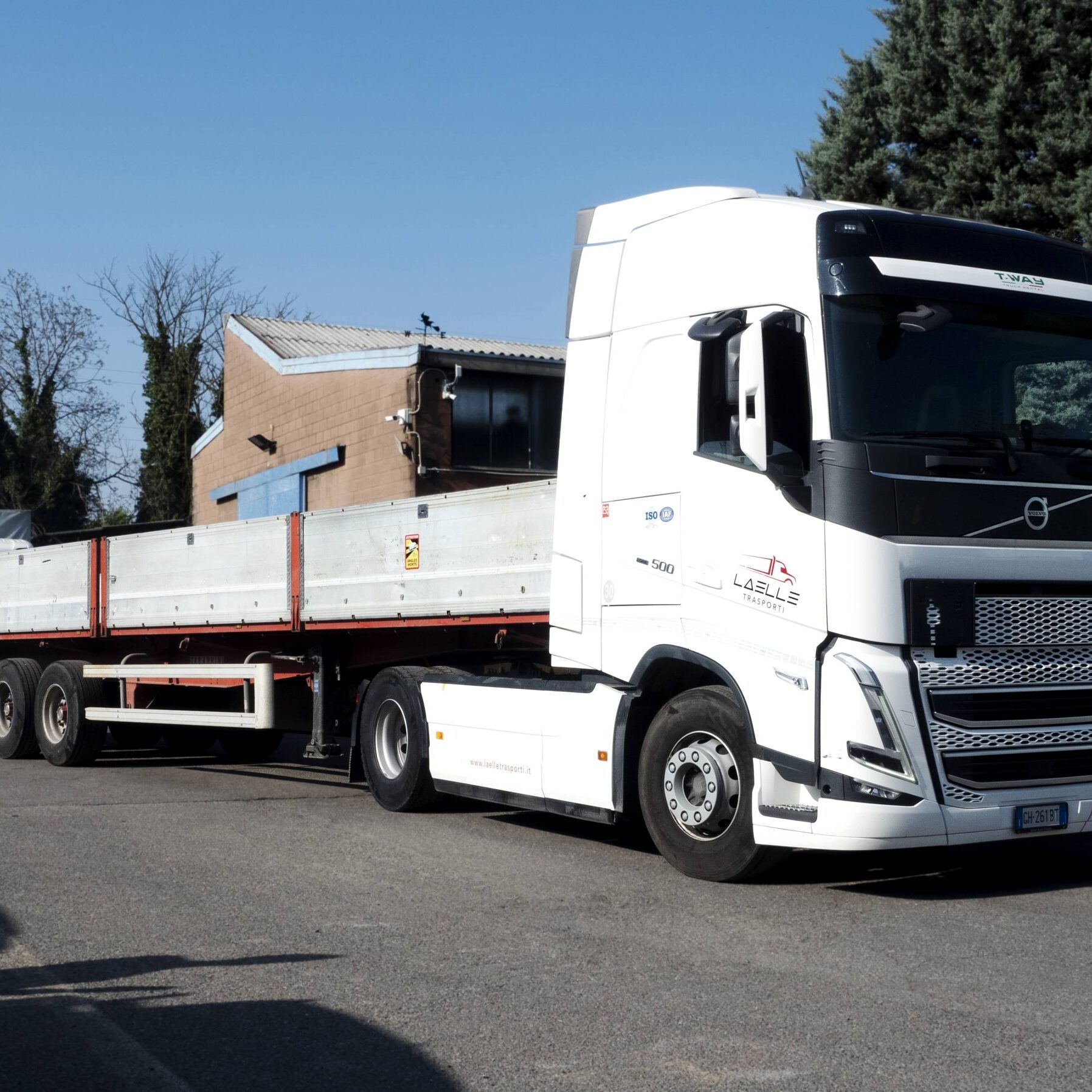 LAELLE TRASPORTI AZIENDA DI TRASPORTI E LOGISTICA