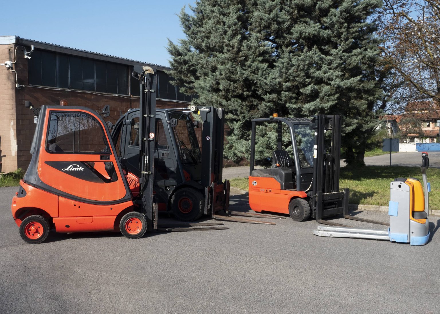 LAELLE TRASPORTI AZIENDA DI TRASPORTI E LOGISTICA