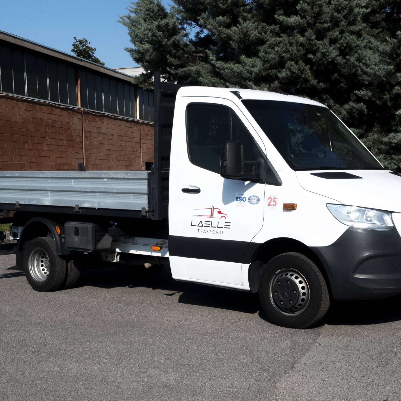 LAELLE TRASPORTI AZIENDA DI TRASPORTI E LOGISTICA